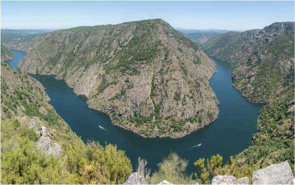 Paisaje de la Ribeira Sacra en el interior de Galicia